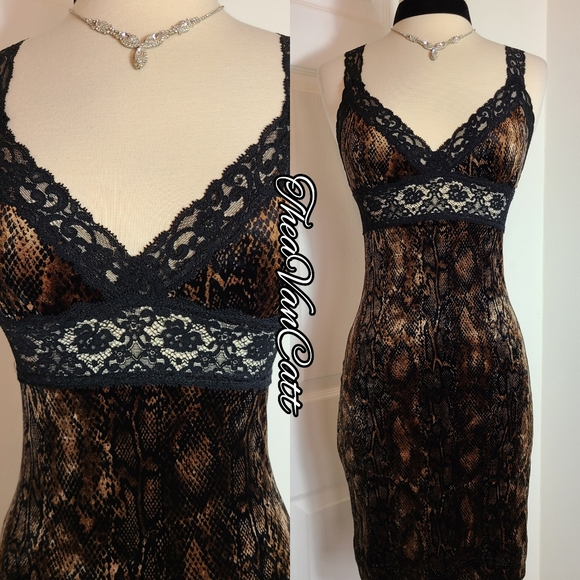 Betsey Johnson SET stretch VELVET & lace snake print dress & button up cardigan! - Picture 8 of 12